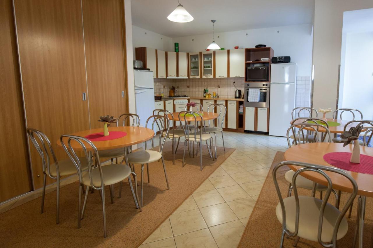 Hotel Privat Julia Vrbov Esterno foto