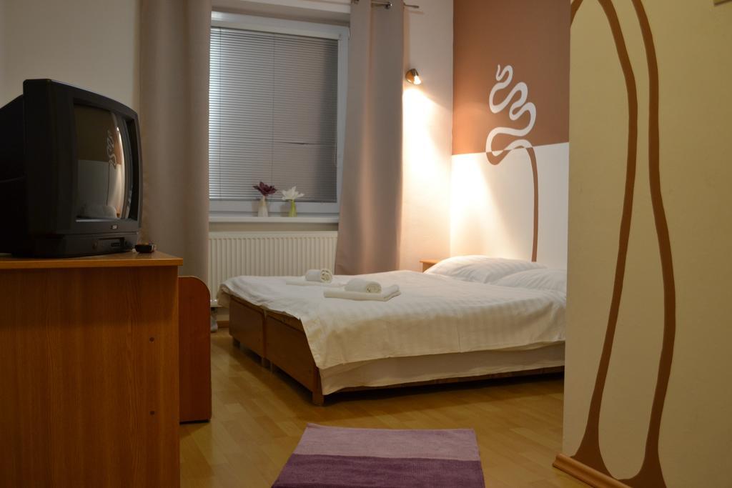 Hotel Privat Julia Vrbov Camera foto