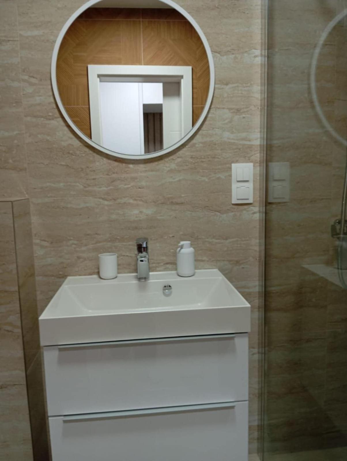 Hotel Privat Julia Vrbov Esterno foto