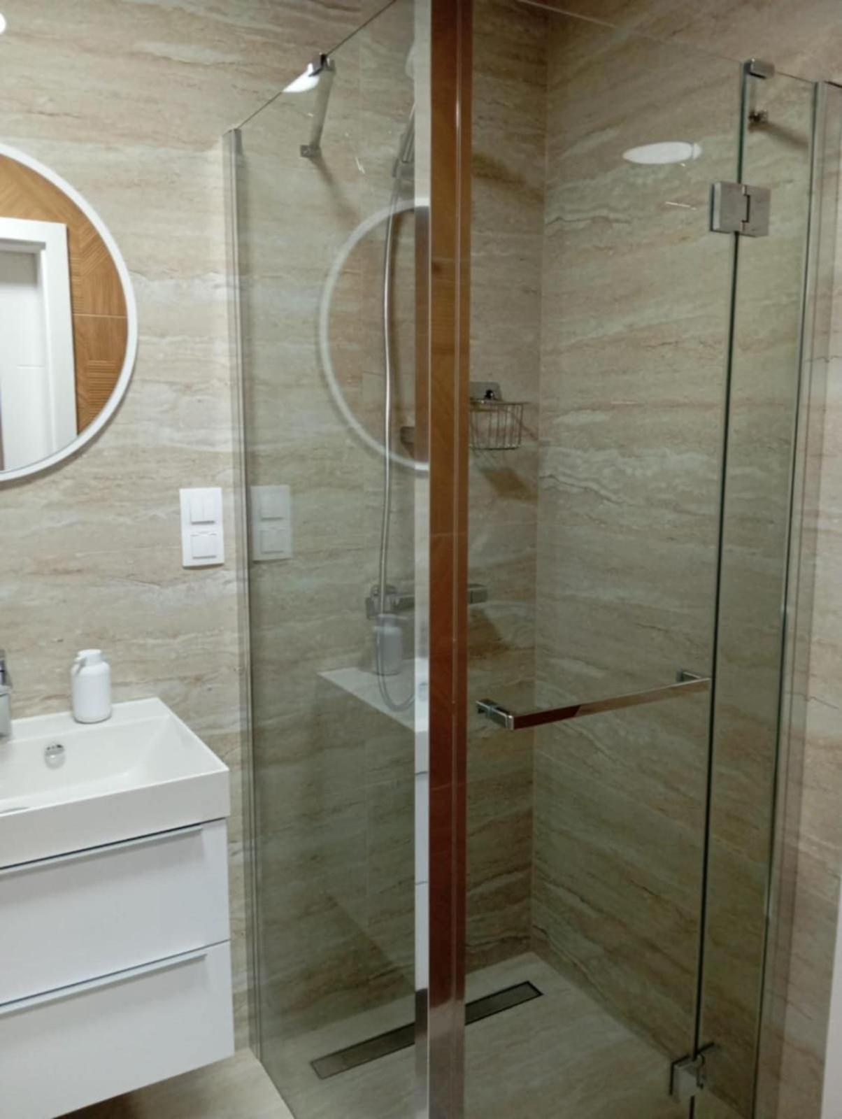 Hotel Privat Julia Vrbov Esterno foto