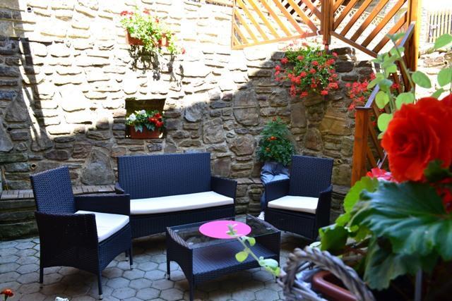 Hotel Privat Julia Vrbov Esterno foto