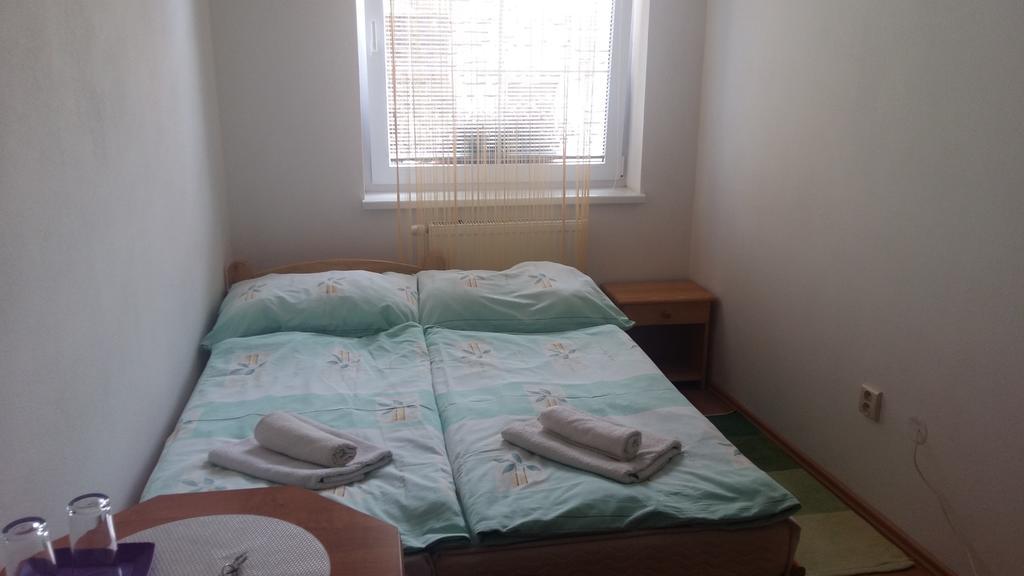 Hotel Privat Julia Vrbov Esterno foto